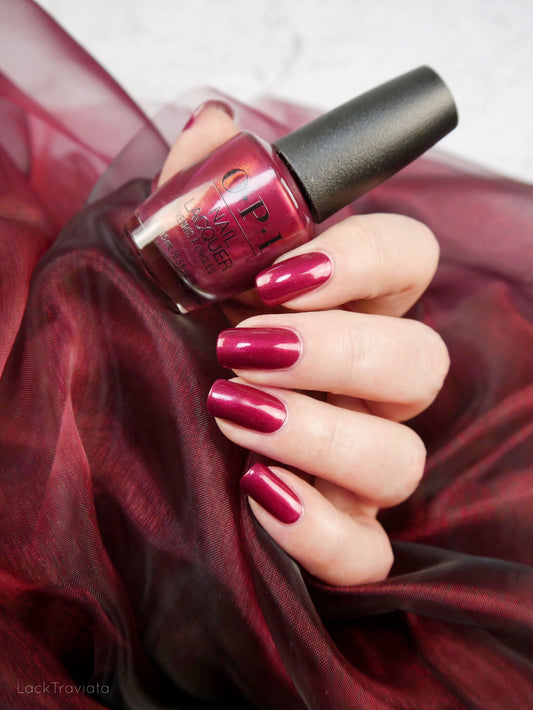 OPI Nail Lacquer - J08 Sending You Holiday Hugs | OPI® - CM Nails & Beauty Supply