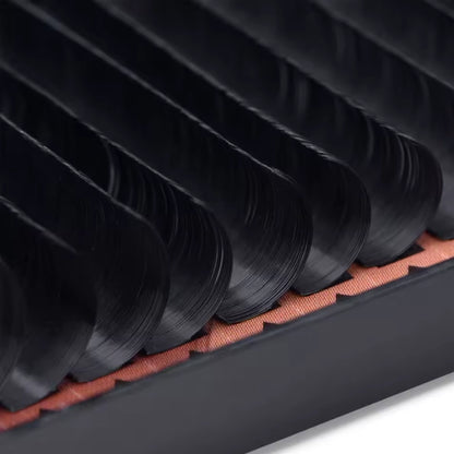 Close-up of 11mm C-Curl mink lash 0.25mm thickness Korean handmade