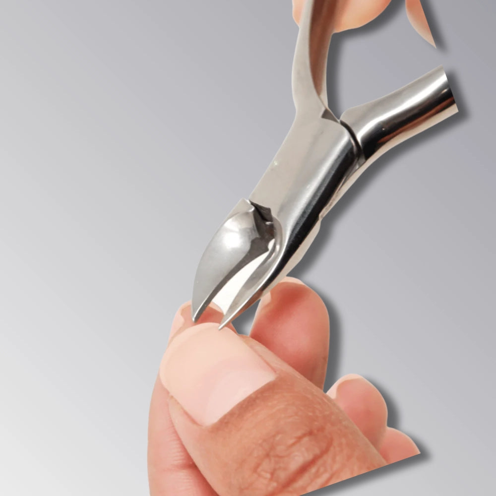 cuticle nipper and nail clippers