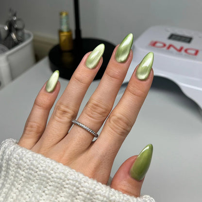 DND Diva 9D Cat Eye Gel Polish #12 – Leafy Prowl - CM Nails & Beauty Supply