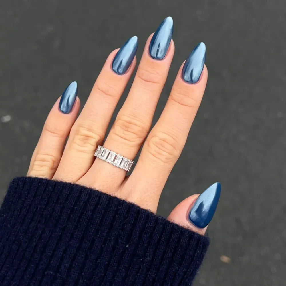 DND Chrome Effect White Silk #02 - CM Nails & Beauty Supply