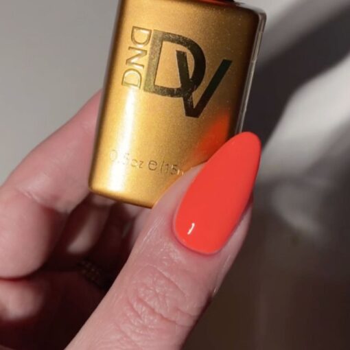 DND Duo Gel &  Lacquer Diva #210 Sunkissed Coral