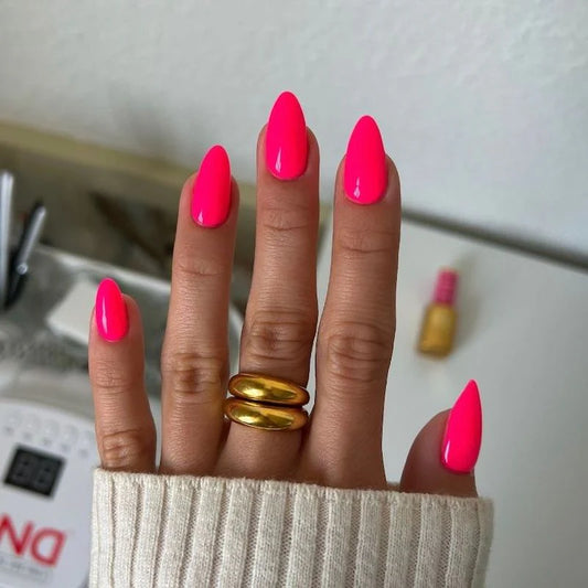 DIVA Duo Gel and Lacquer pink nail polish bottle in Strawberry Martini shade
