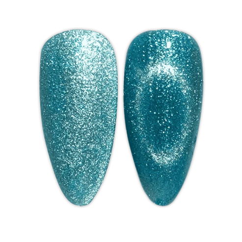 Close up swatch of DND Diva Cat Eye Gel Polish #16 Saltwater Tabby showing the aquamarine cat eye nail polish effect.