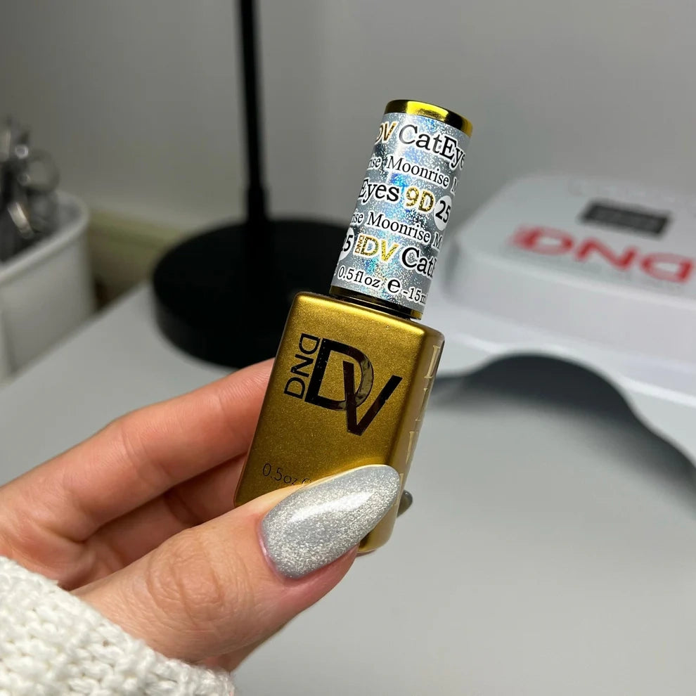 DND DIVA Moonrise 25 cat eye gel polish bottle angled view