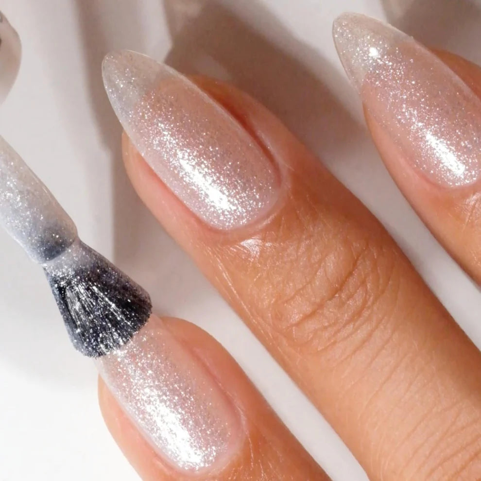 DND Mother of Pearl 894 gel polish in Canada, professional DND nail polish