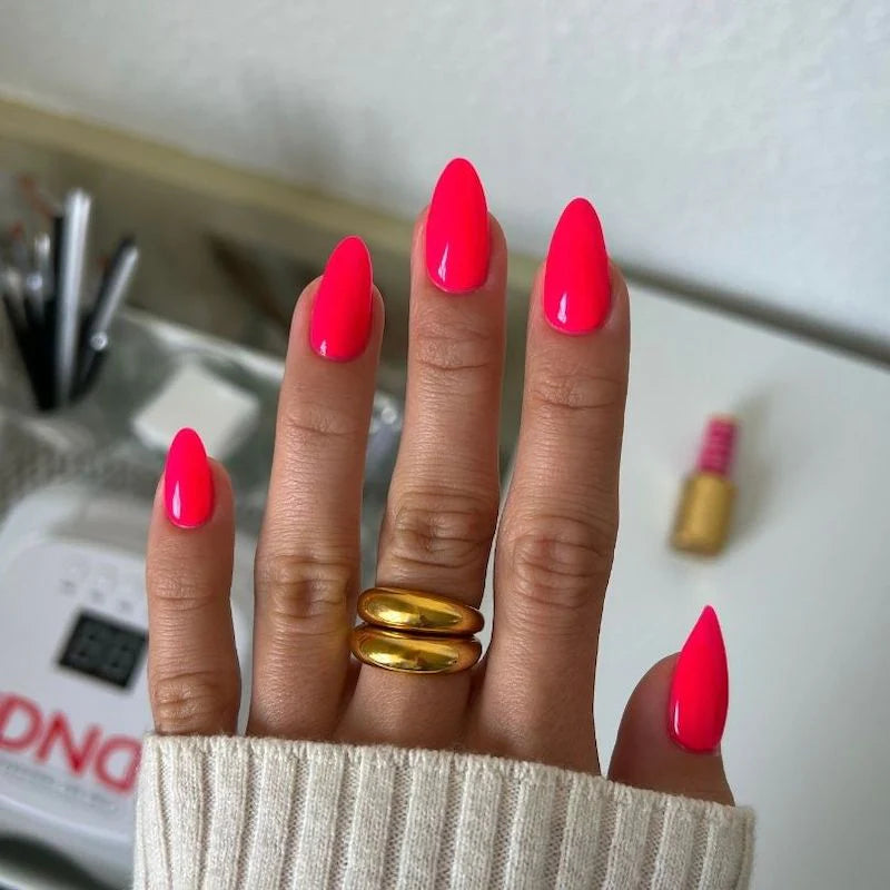 DIVA Juicy Cowgirl #229 gel polish manicure finished salon look with glossy long-lasting shine