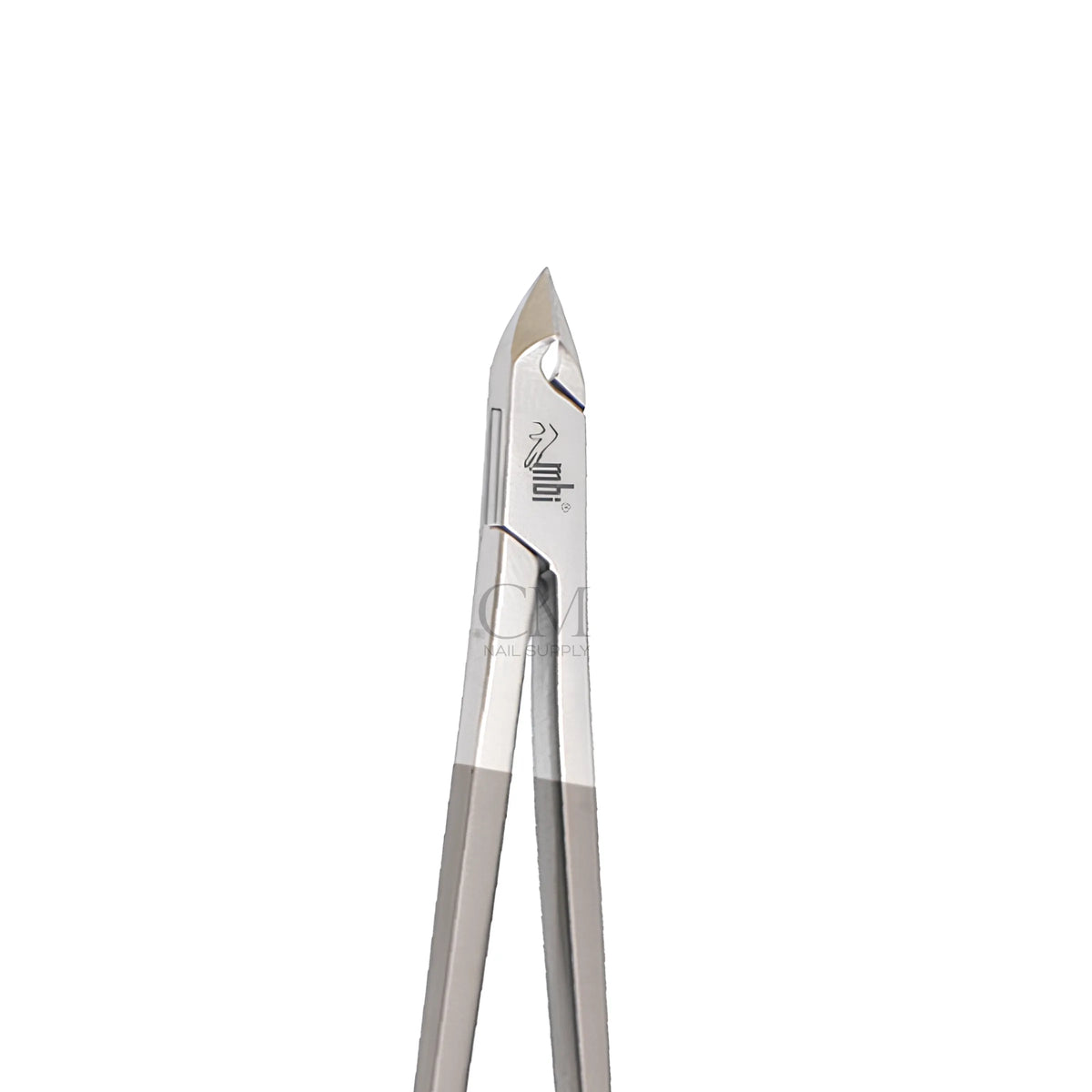 Close view of the half jaw cutting blades on the MBI 116 cuticle nipper
