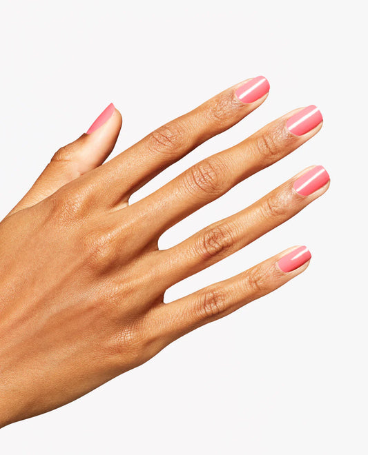 Gel manicure on natural nails displaying OPI GelColor Bathtime Bubbly pink crème glossy finish and even coverage.
