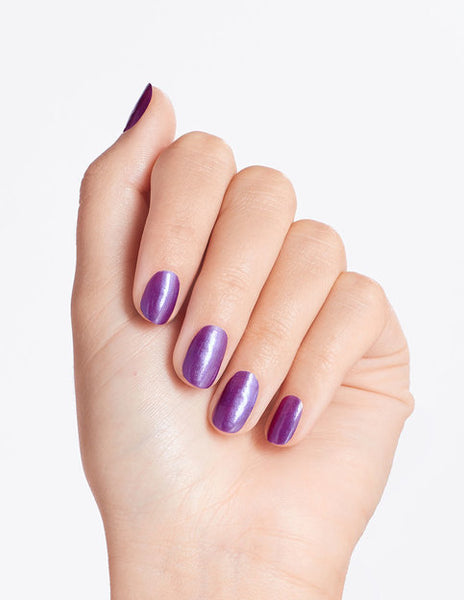 OPI GelColor - T85 Samurai Breaks a Nail | OPI®